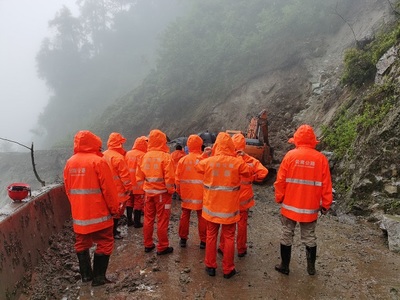 怒江公路局退役軍人職工茶榮光的多彩人生 --從&ldquo;軍綠&rdquo;到&ldquo;橘紅&rdquo;