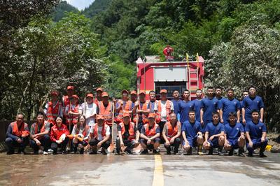 【云南】橘紅鐵軍顯擔當 晝夜奮戰保暢通--云南威信&ldquo;7?09&rdquo;特大暴雨災害搶險保通側記
