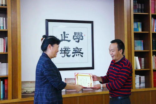 紅河公路局兩名職工子女喜獲云南省公路學會獎學金