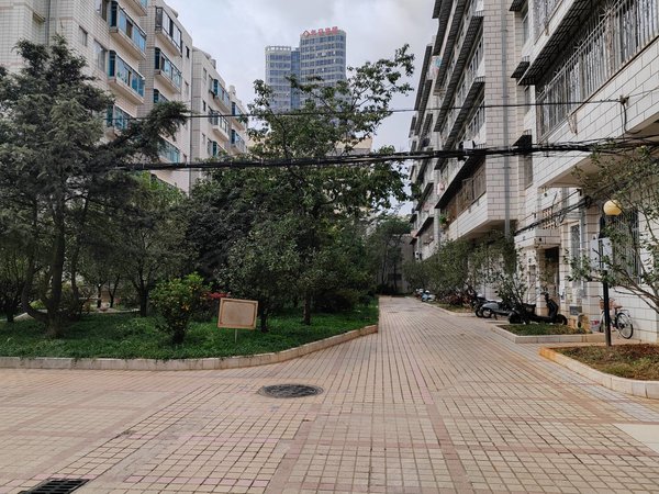 昆明官渡區和平村的交通中樞 云南省公路局小區